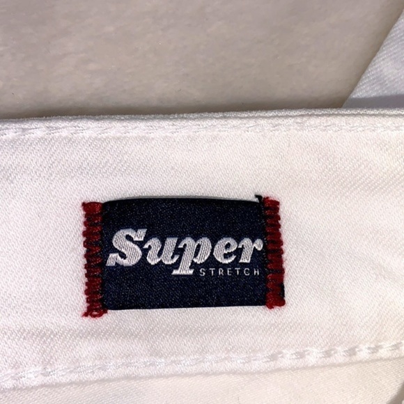 Silver Jeans Suki Mid Flare Super Stretch Embroidered Cropped White Denim - Picture 11 of 13